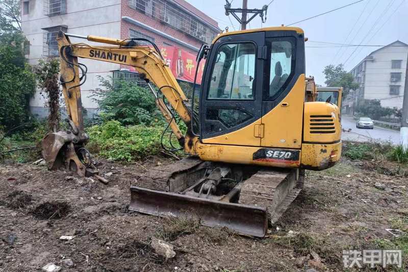 山重建机MC56挖掘机整机外观