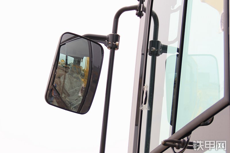 小松PC270-8挖掘机局部