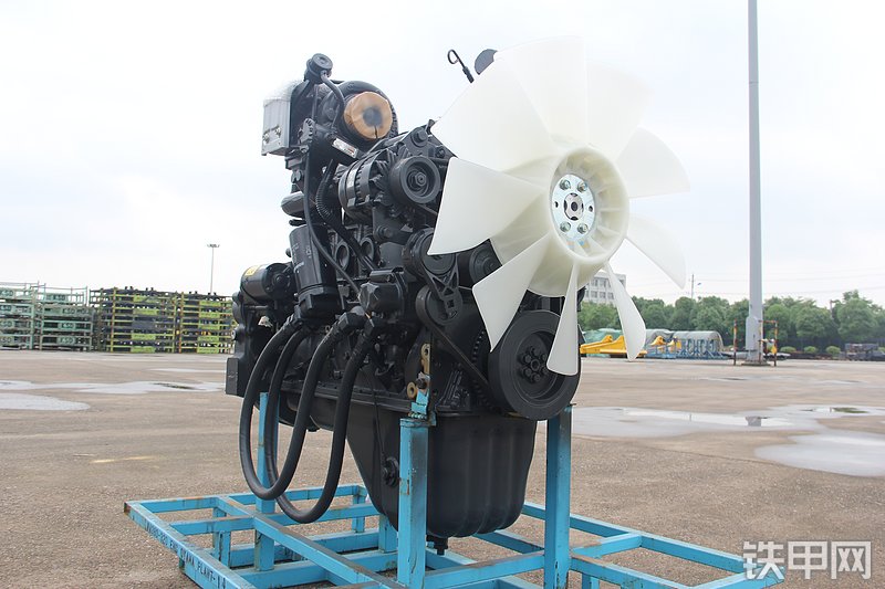 小松PC270-8挖掘机