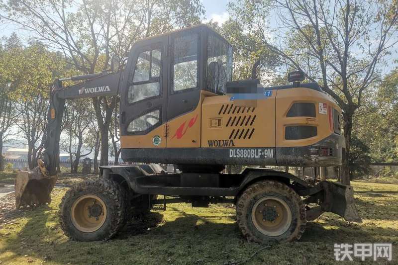 沃尔华DLS880BLF-9M挖掘机整机外观