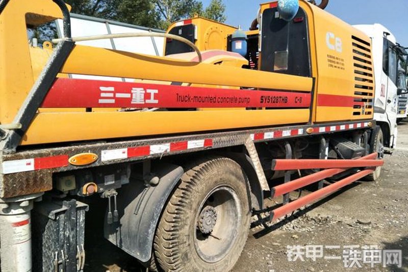 三一重工SY5128THB-C8车载泵整机外观