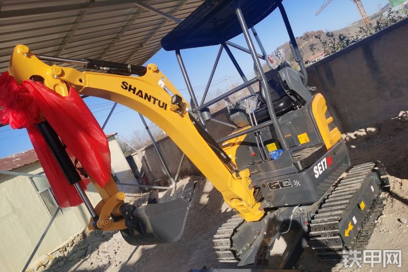 山推挖掘机se17sr9a履带式挖掘机