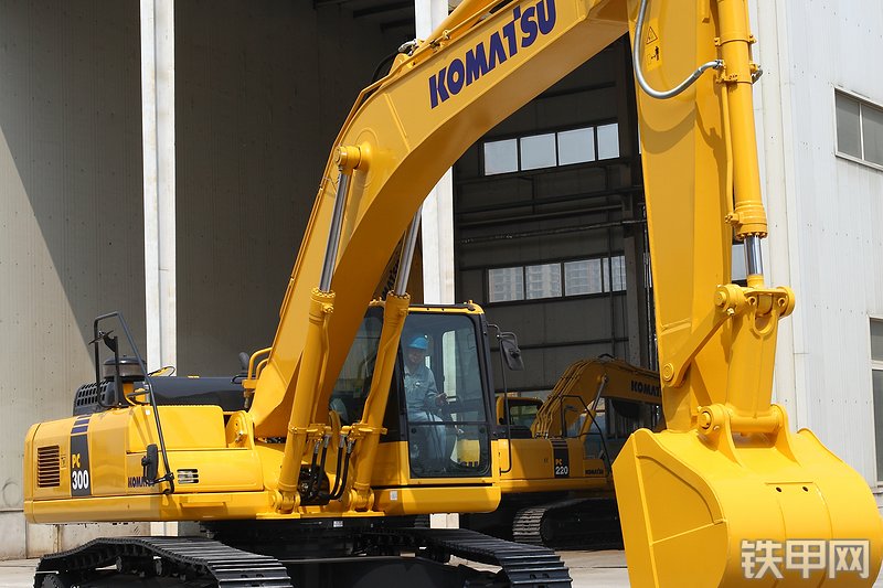 小松PC300-8M0(SE)挖掘机整机外观