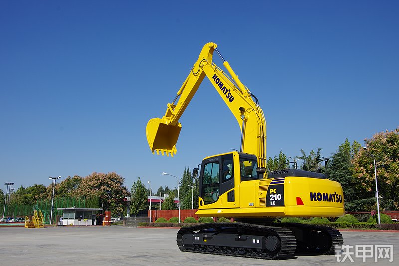 小松PC210LC-8M0挖掘机整机外观