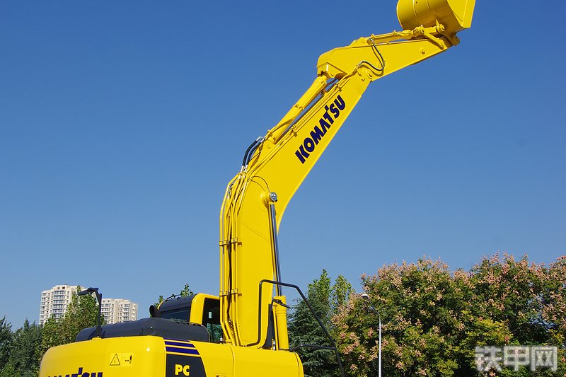 小松PC210LC-8M0挖掘机整机外观