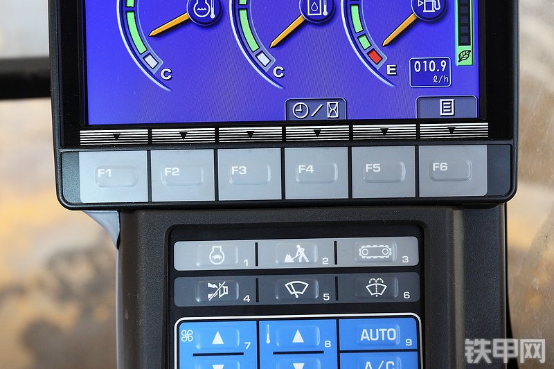 小松PC300-8M0(SE)挖掘机局部