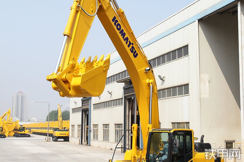 小松PC300-8M0(SE)挖掘机整机外观