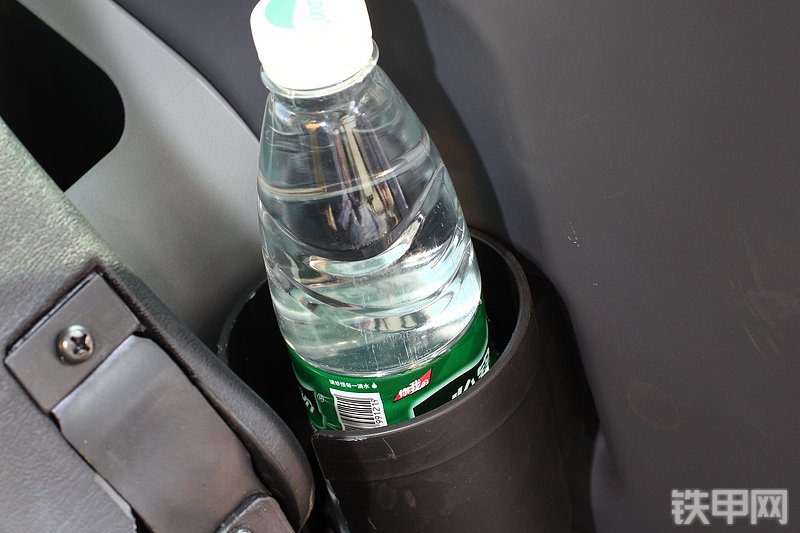 小松PC300-8M0(SE)挖掘机局部