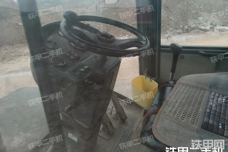 山东临工LGR1821压路机整机外观