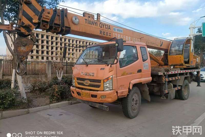 欧铃ZB5111JQZPF起重机整机外观