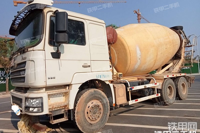 陕汽SX5250GJBFB404搅拌运输车整机外观