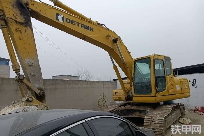 奇瑞迪凯重科CX220LC挖掘机整机外观