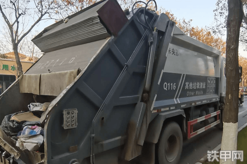 程力威CLW5163ZYSE5市政环卫机械整机外观