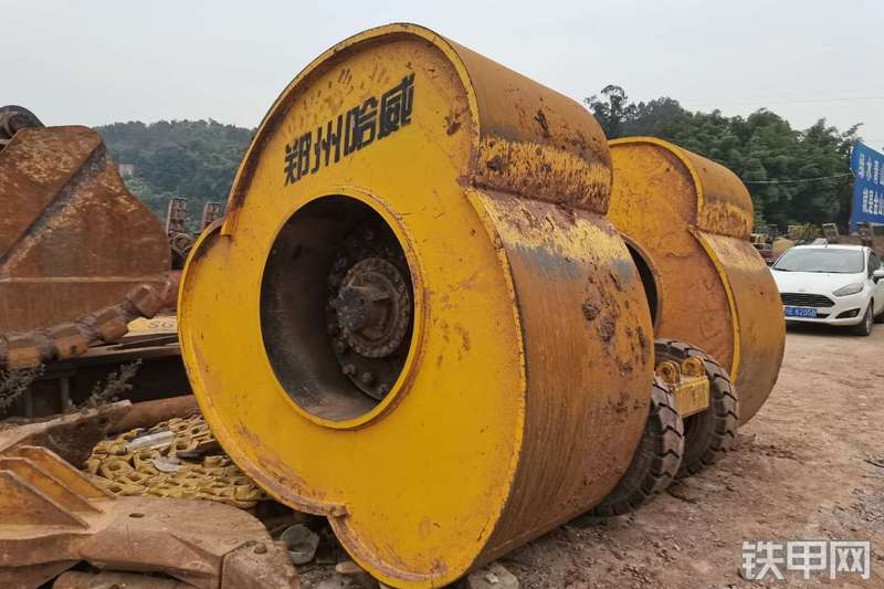 郑州哈威sd25冲击式压路机