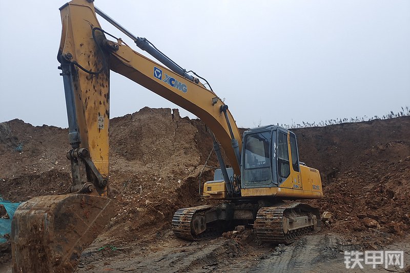 徐工XE210B挖掘机整机外观