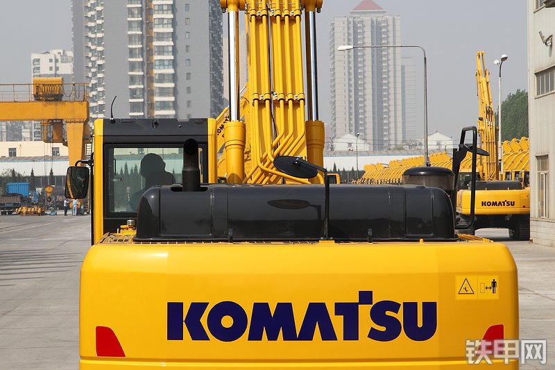 小松PC300-8M0高端循环机挖掘机整机外观