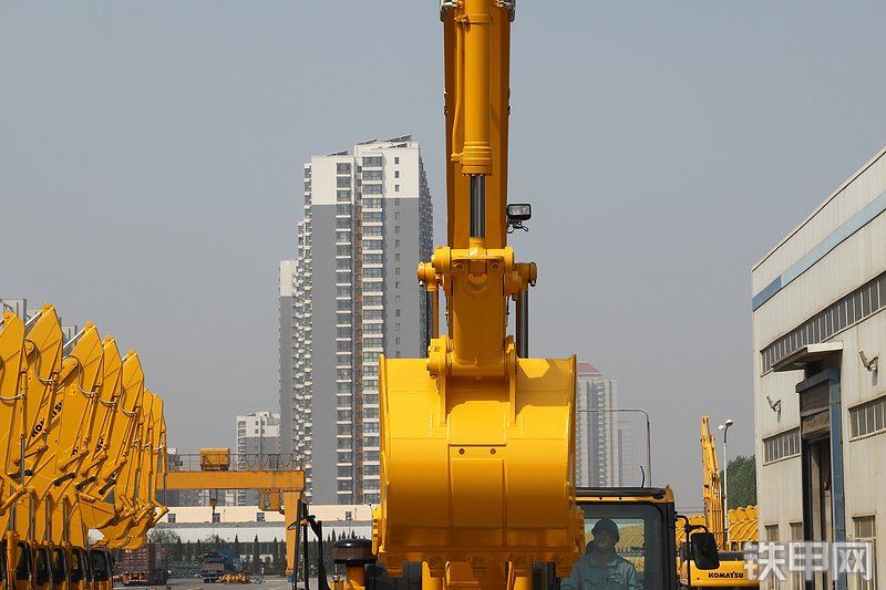 小松PC300-8M0高端循环机挖掘机整机外观