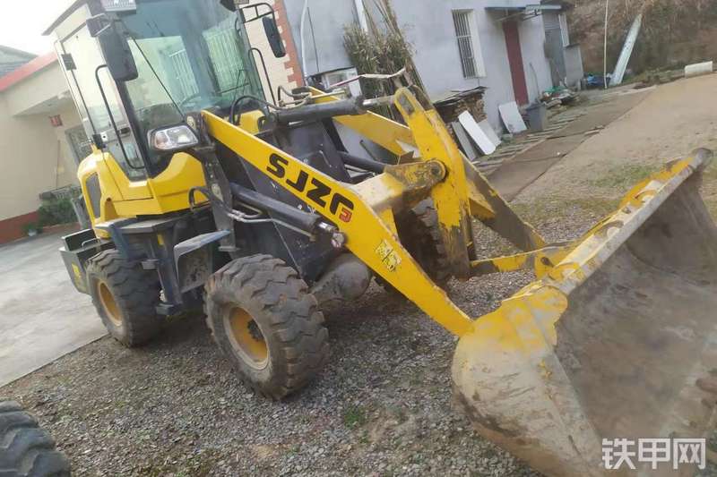 三江重工ZL922装载机整机外观