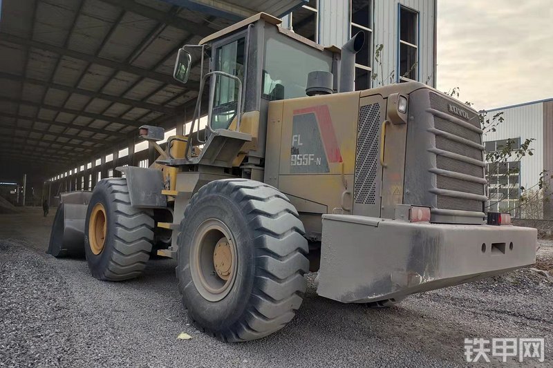 雷沃重工FL955F-N装载机整机外观