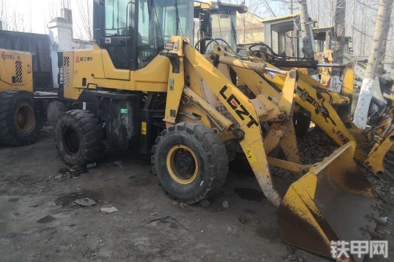 临工重特T928L装载机整机外观