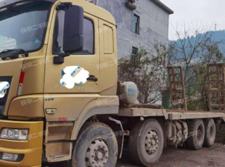 大力 8×4 平板运输车