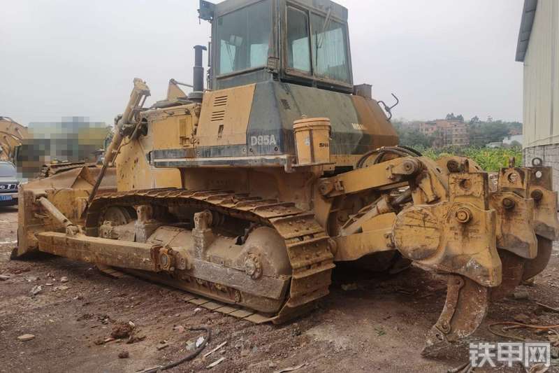 小松D85A推土机整机外观