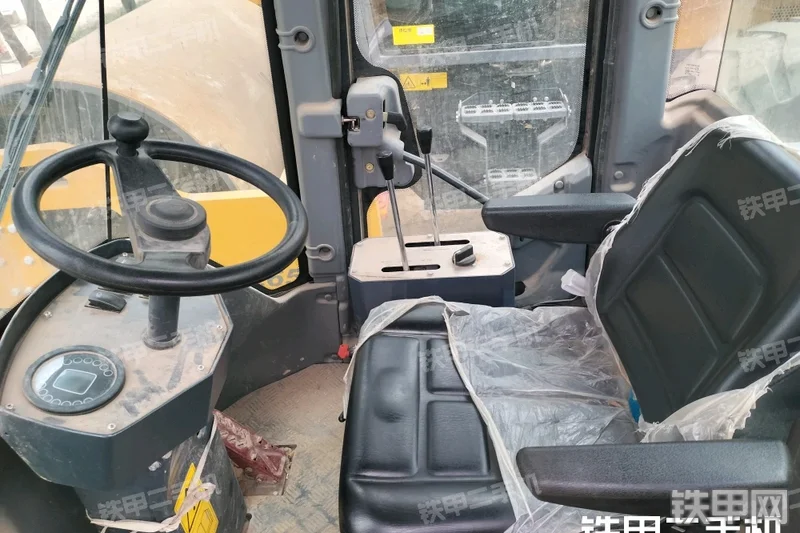 徐工XS65压路机局部