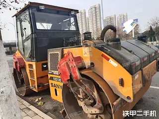 三一重工YZC12C压路机整机外观