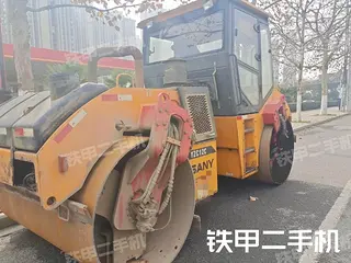 三一重工YZC12C压路机整机外观