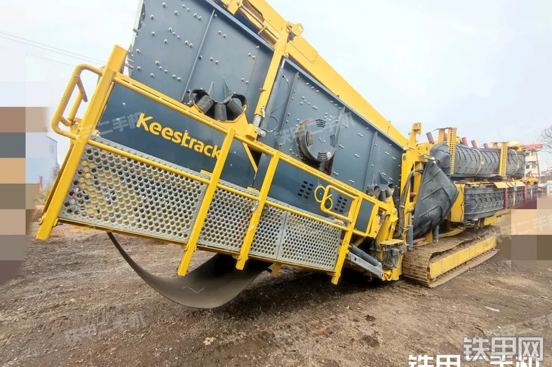 凯斯特C6移动破碎站整机外观