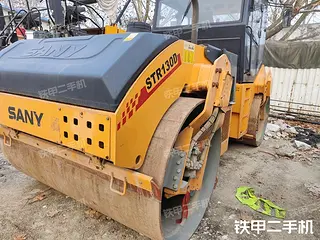 三一重工STR130D压路机整机外观