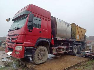 程力威 CLW5250TFCZ4 同步封层车