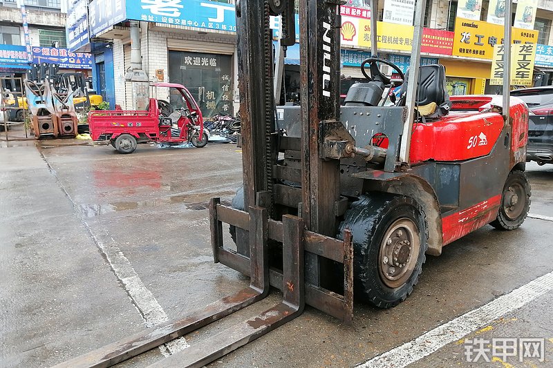 牛力CPCD50叉车整机外观