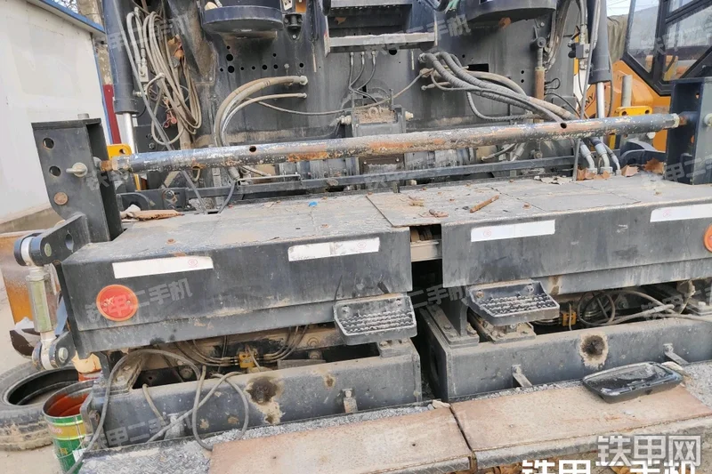 三一重工SSP95-AC沥青摊铺机局部