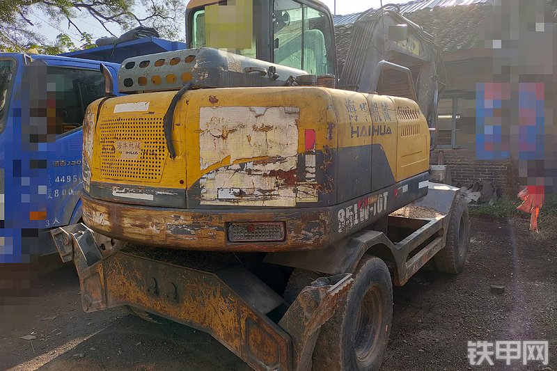 海华重工85lw10t轮式挖掘机