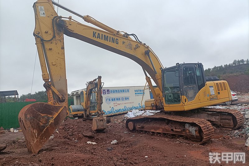 佳明重工8220e6履带式挖掘机