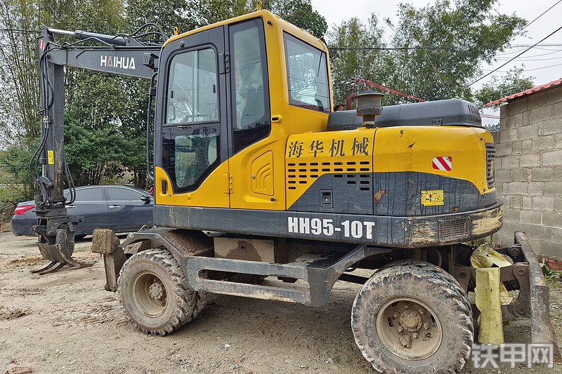 海华重工95LW-10T挖掘机整机外观