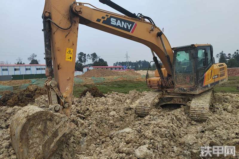 三一重工sy200h履带式挖掘机