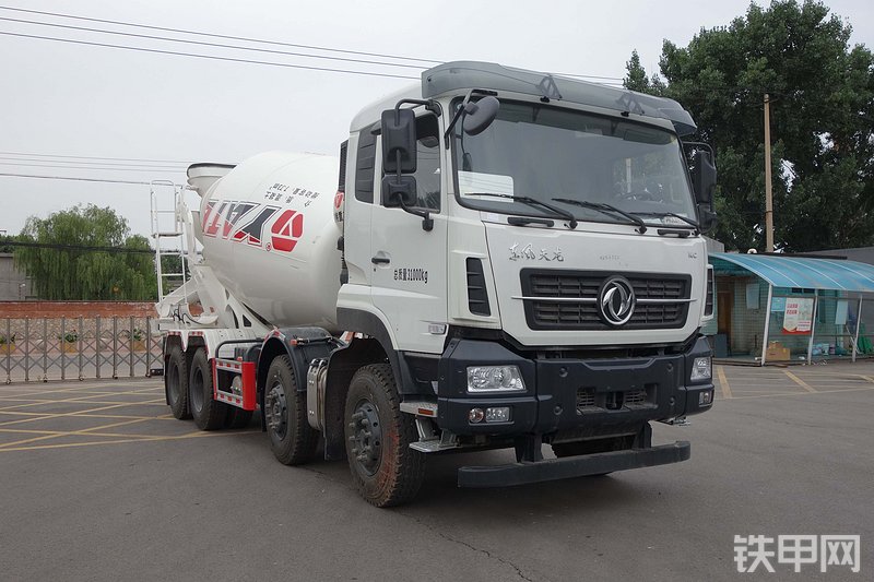 亚特重工TZ5310GJBDFDFT搅拌运输车整机外观