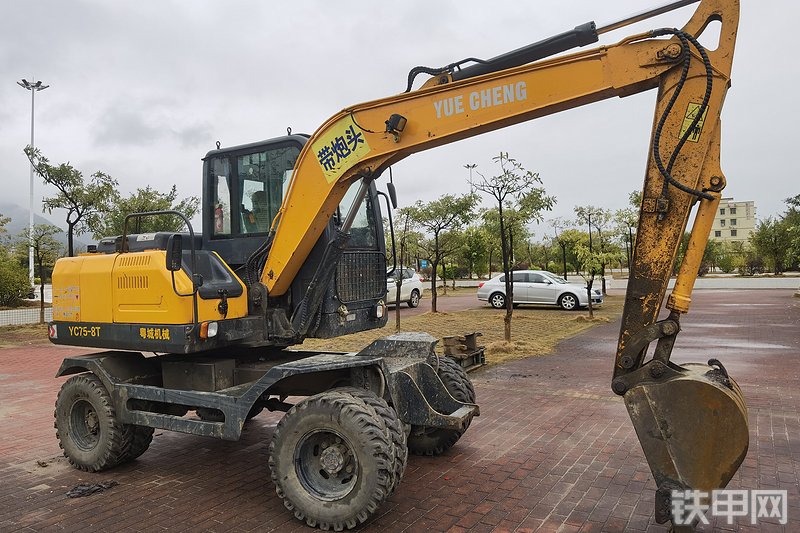 粤诚机械YC75-8T挖掘机整机外观
