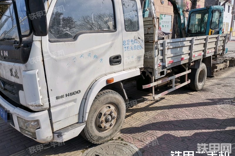跃进汽车4×2平板运输车整机外观