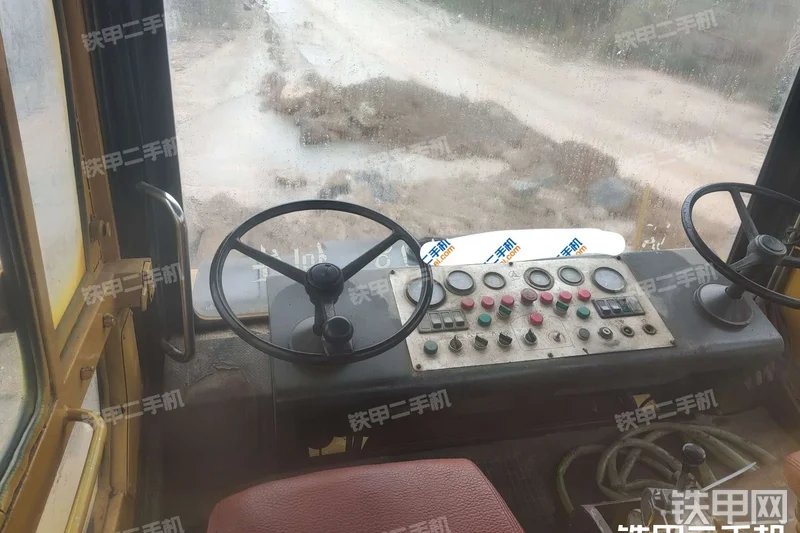 三一重工YZC12压路机局部