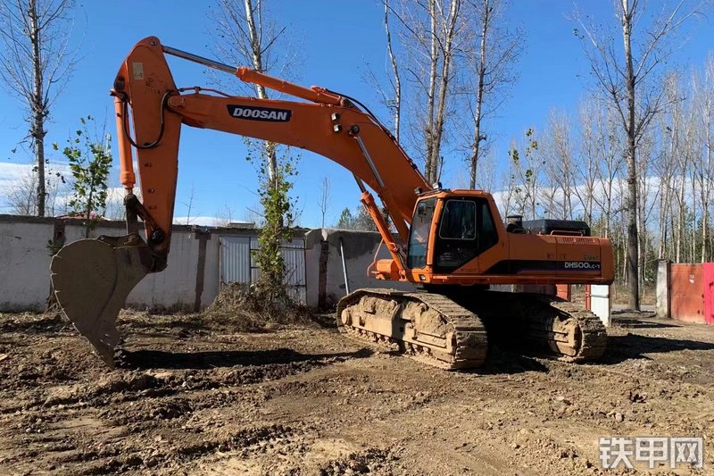 迪万伦SOLAR500LC-7挖掘机整机外观