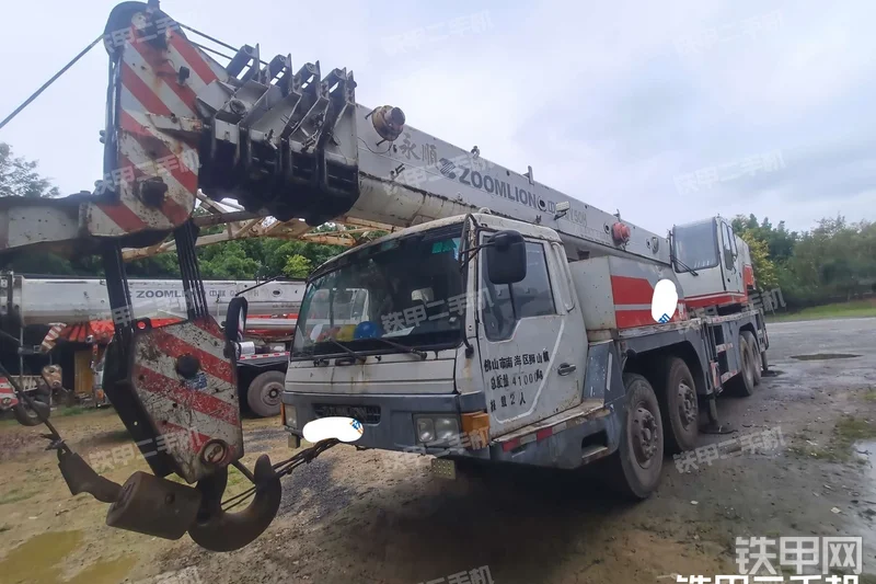 中联重科zlzk0汽车起重机