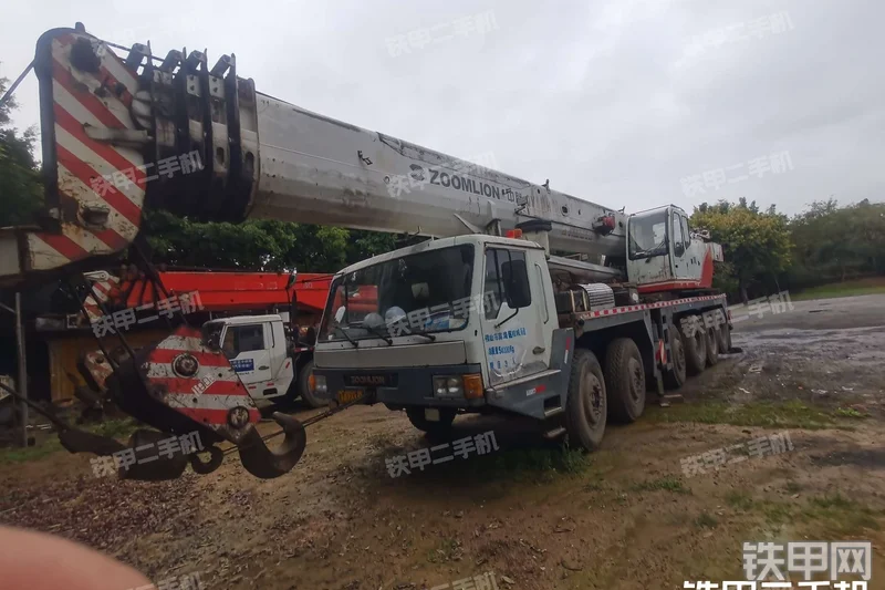 中联重科ZLJ5549JQZ100H起重机整机外观