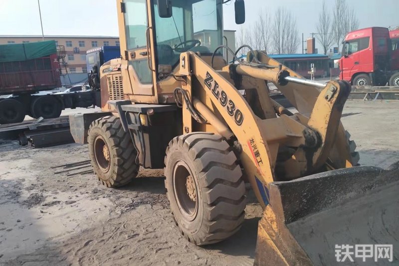 龙兴重工ZL930装载机整机外观