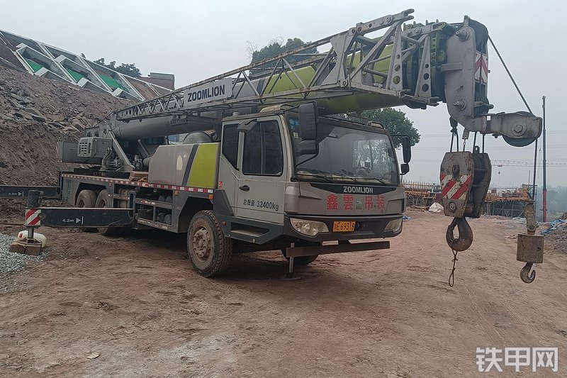 中联重科zlj5322jqz25v汽车起重机