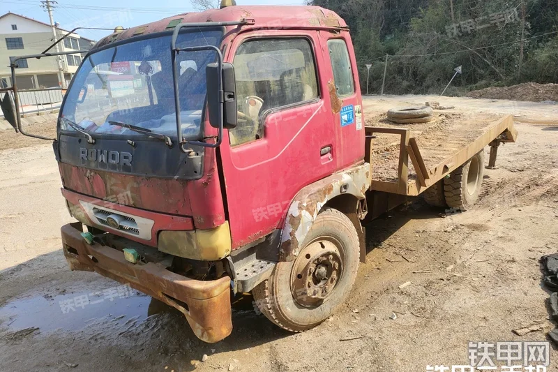 瑞沃4×2平板运输车整机外观