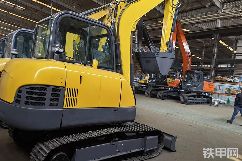 山东立派ndi609l履带式挖掘机