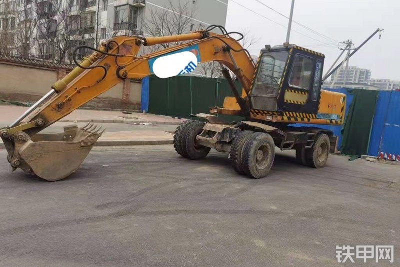 现代R130W挖掘机整机外观